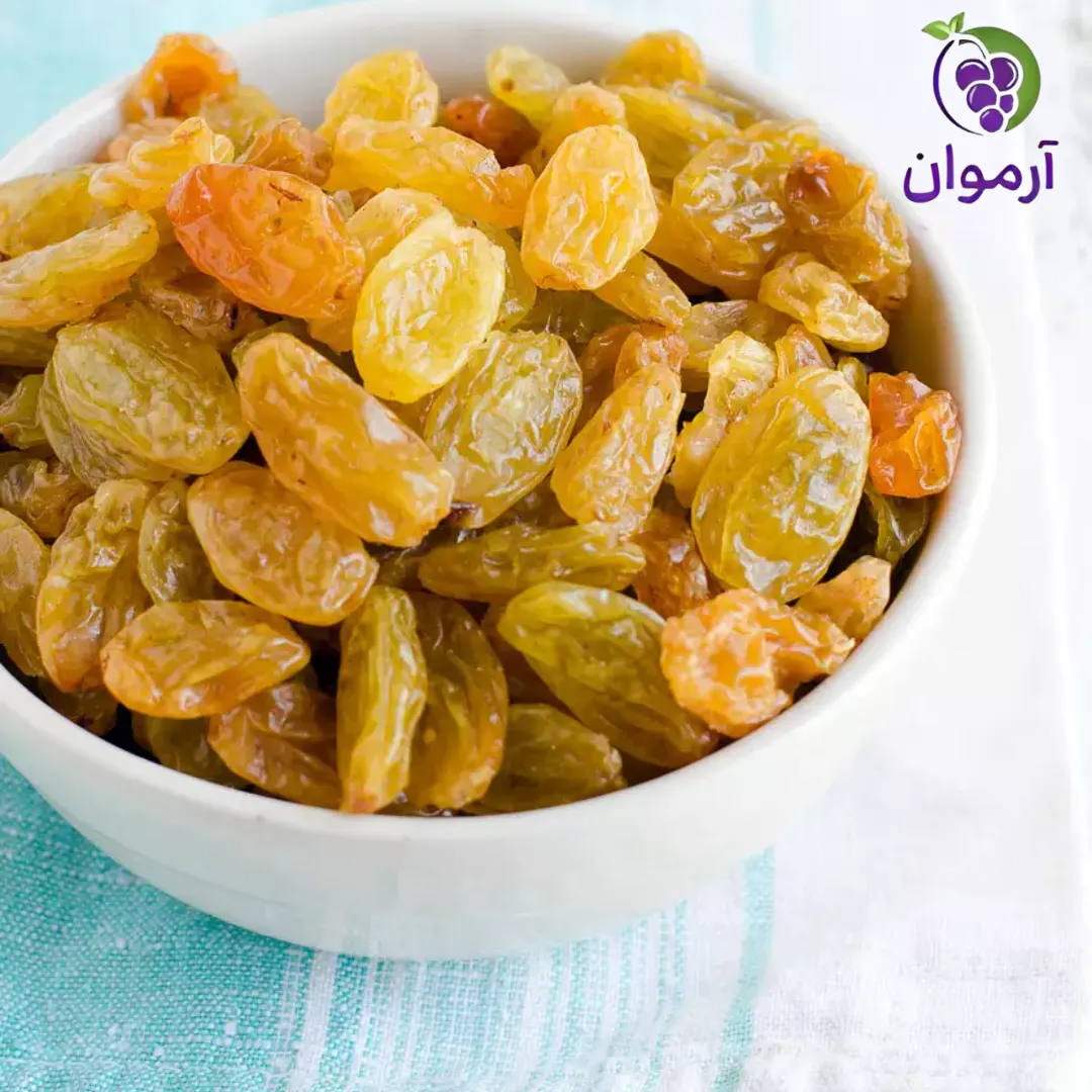قیمت کشمش گلدن عمده چگونه تعیین می‌شود؟